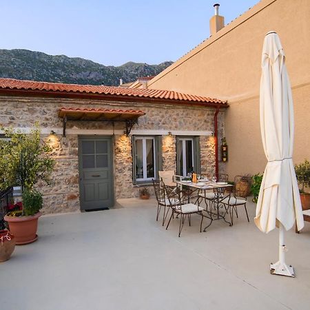 Guesthouse Simou With View 3 Bedrooms Arachova Esterno foto