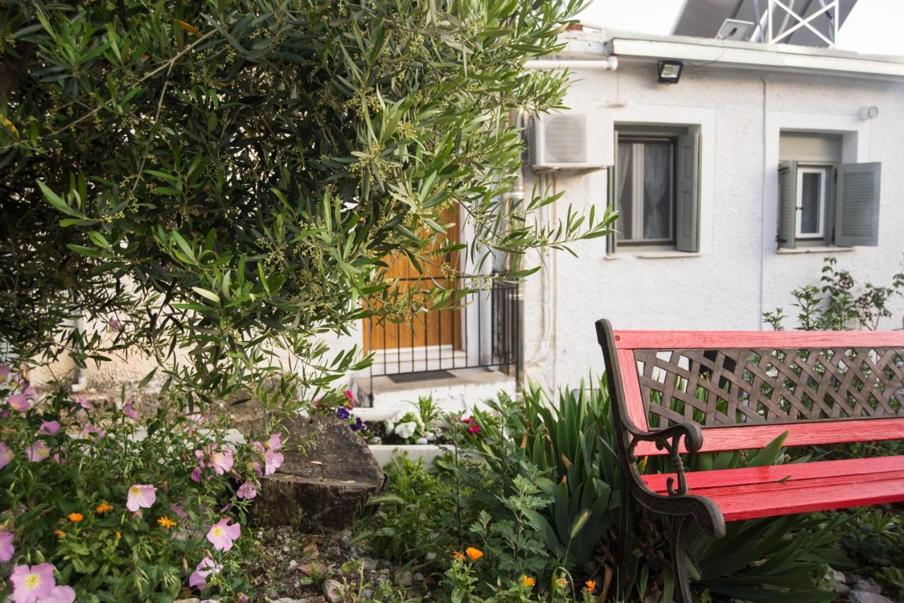 Guesthouse Simou With View 3 Bedrooms Arachova Esterno foto